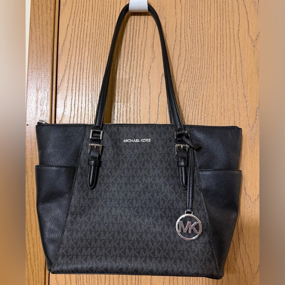 Michael Kors Black Signature Tote